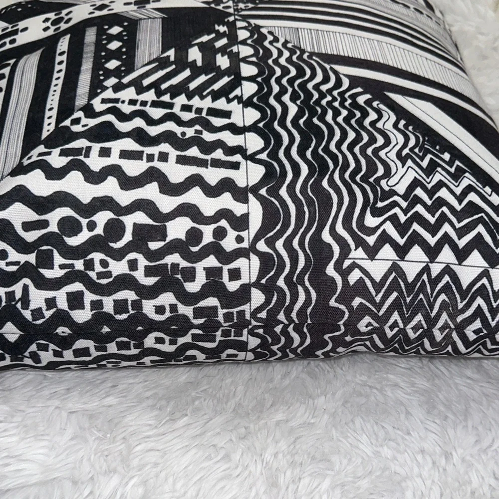 Geometric Black and White Accent Pillow‎ NWOT